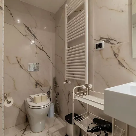 Guesthost - Sallustiano Apartamento